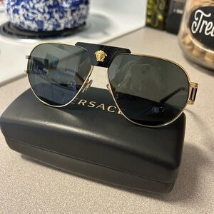 Versace sunglasses. Model 2252.